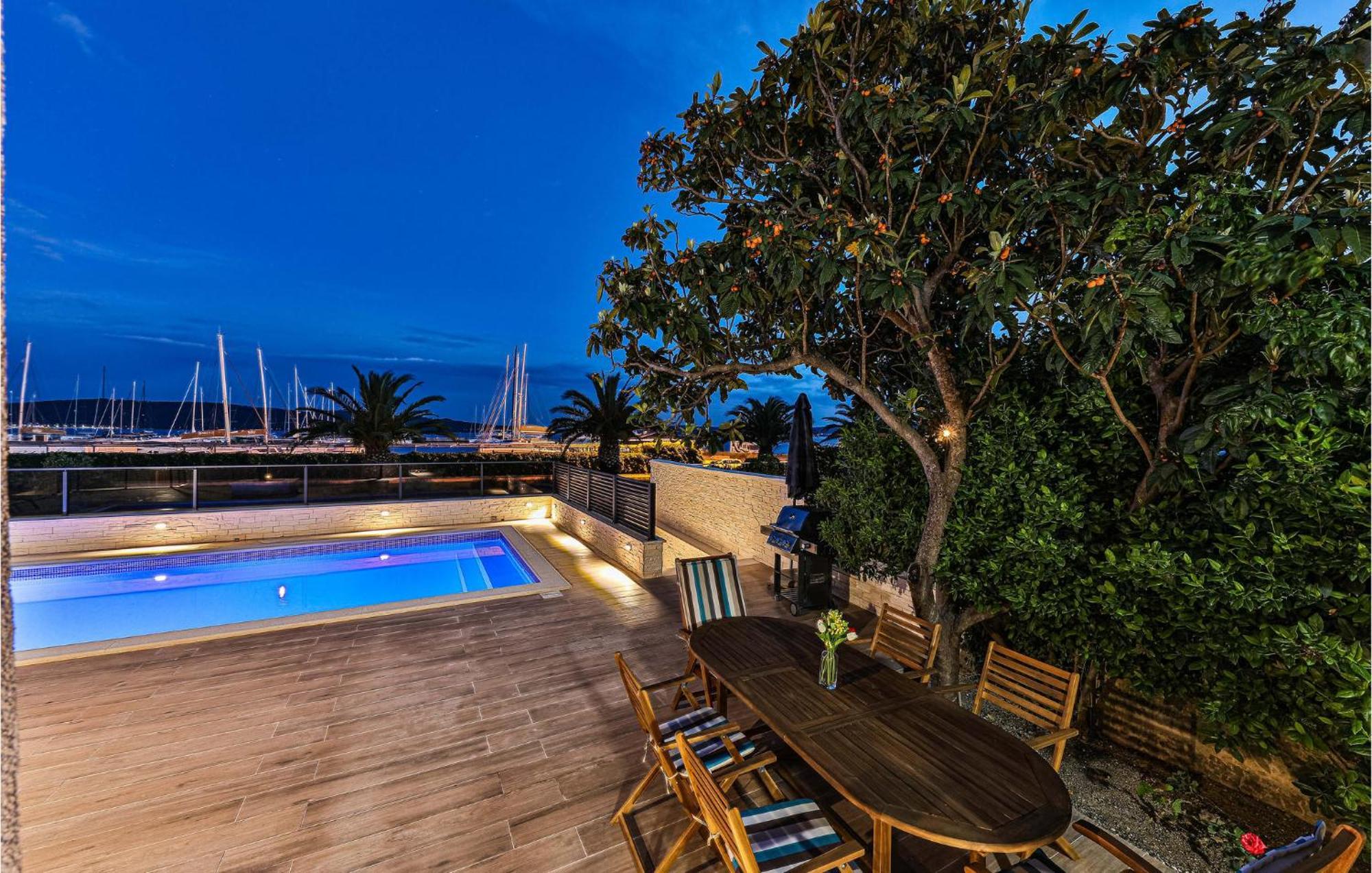 Gorgeous Home In Kastel Gomilica With Wifi Kaštela Exteriér fotografie